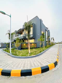 10 MARLA SOLAR + CORNER 3 SIDE OPEN MOST BEAUTIFUL DREAM HOUSE FOR SALE IN BAHRIA TOWN