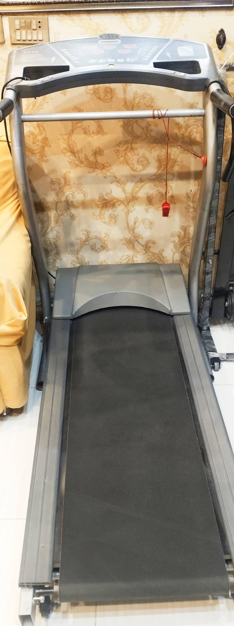 TREADMILL / RUNNING MACHINE/ WALKING MACHINE / ELETCTRIC TREADMILL 1