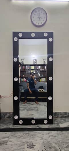 wooden selfie mirror with light