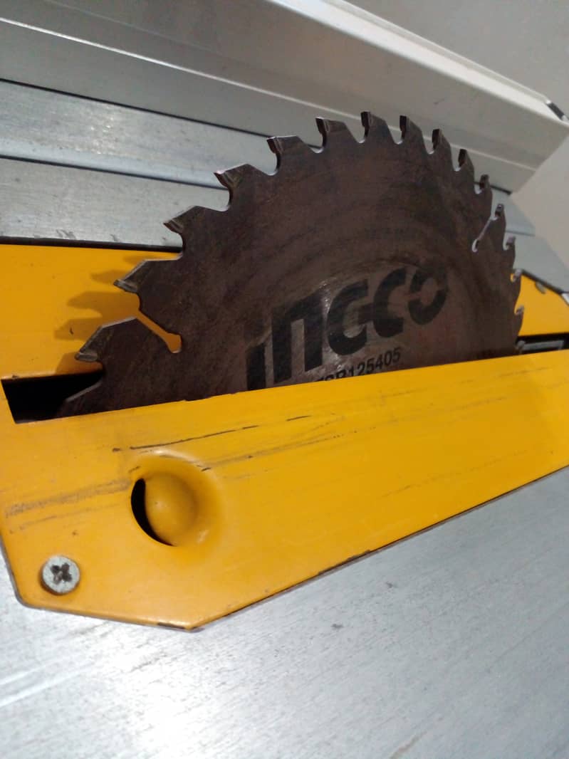 INGCO Table Saw 9