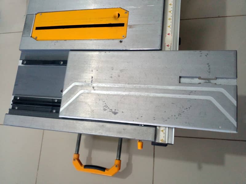 INGCO Table Saw 11