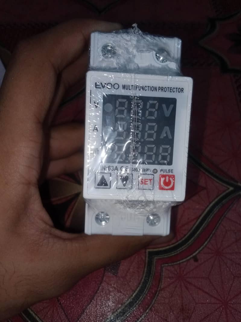 voltage protector unit lock device 0