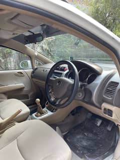Honda city neat and clean car 80 % genuine condition
