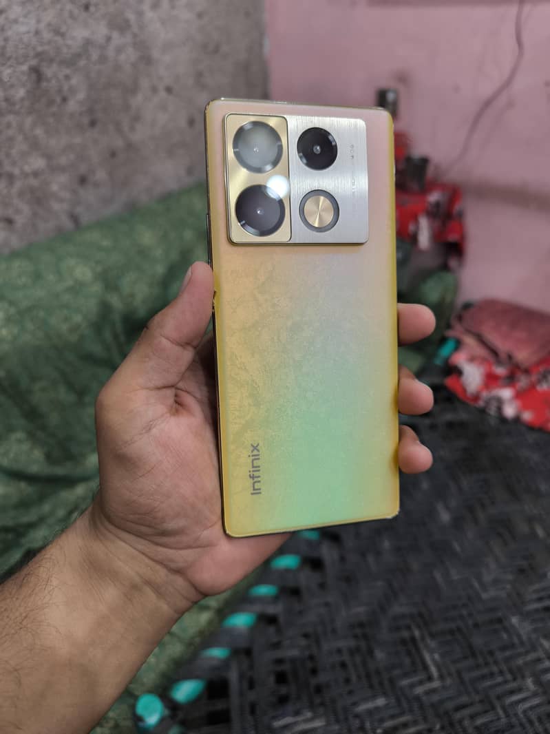 Note 40 pro 12/256 Read add 2