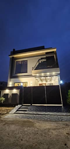 7 marla house avaialble for sale in lake city modern location
