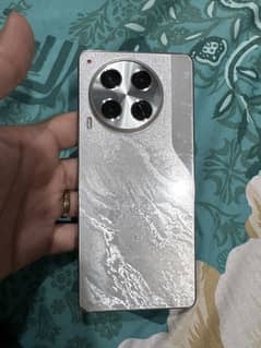Tecno Camon 30