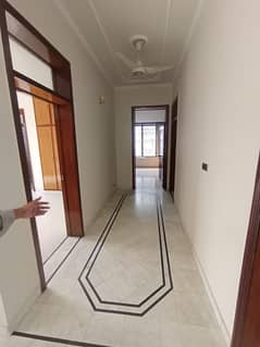 1 KANAL UPPER PORTION AVAILABLE FOR RENT IN DHA PHASE 3 BLOCK X LAHORE