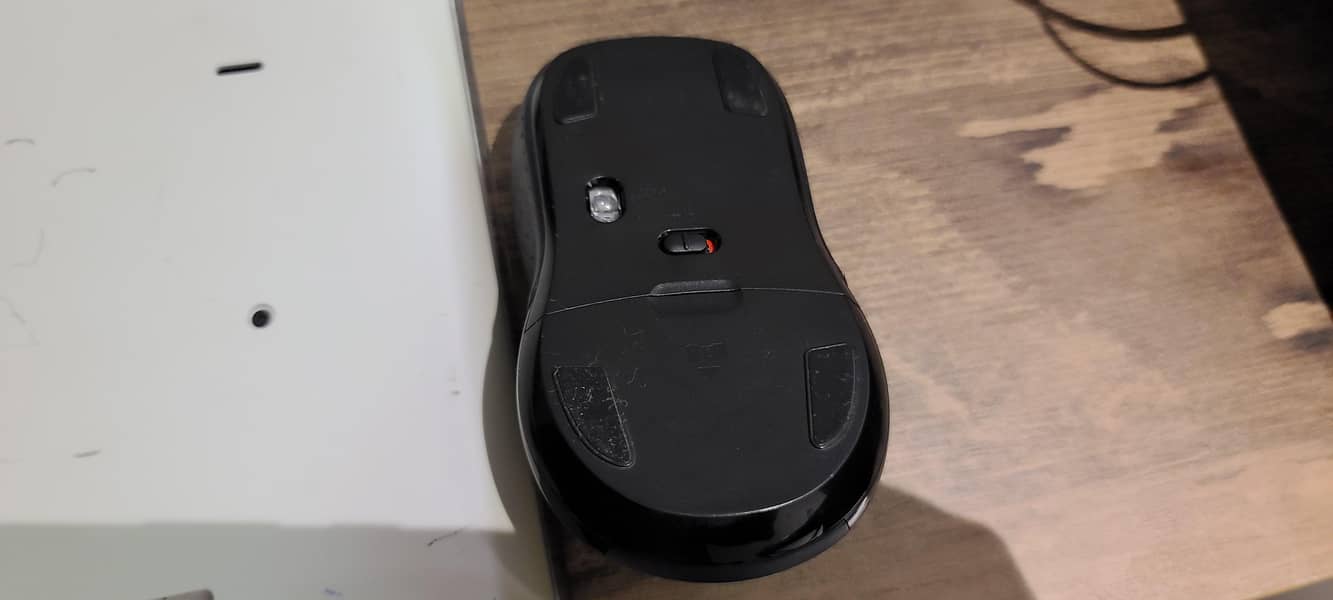 Logitech Wireless keyboard and Mouse 19