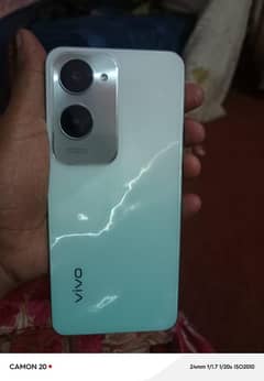 vivo Y18 4+4gb ram 128gb room