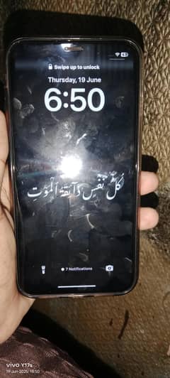 iPhone 11 10/10 condition