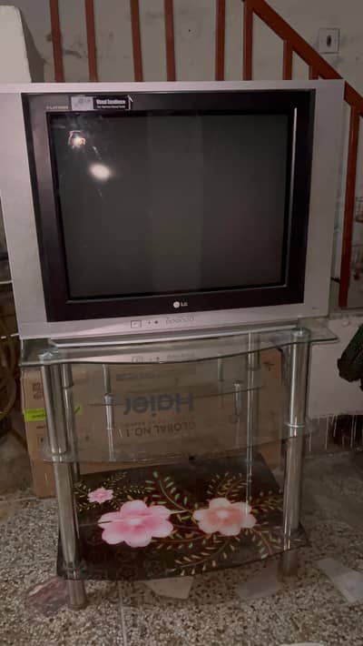 LG Big Screen TV + Stylish Glass Trolley Free – Sab Kuch OK 100%
