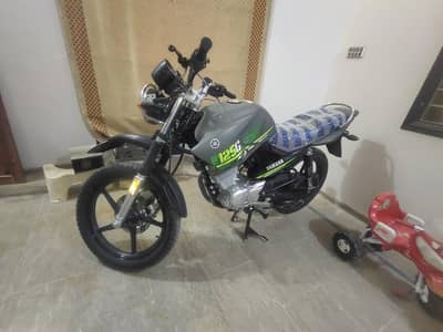 Yamaha ybr g gray 2024 model 25 ka number lagy ga. /0336/9800/157/