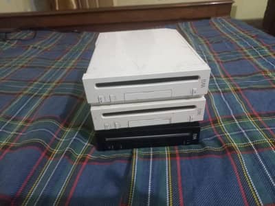 3 NINTENDO WII WITH ORIGNAL CHARGER