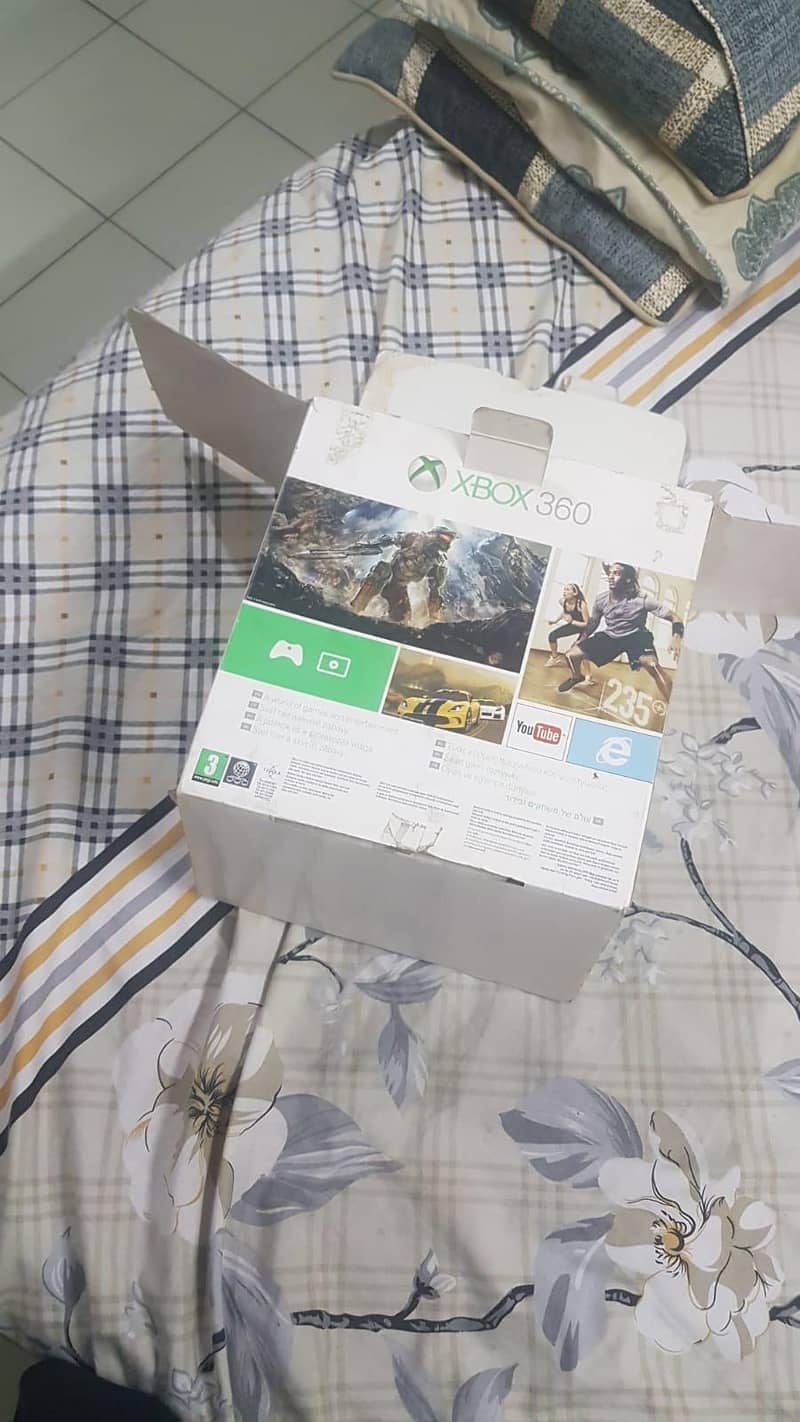 XBOX 360 WHITE JASPER MODEL WITH 2 CONTROLLERS AND 36 INSTALLED GAMES 11