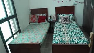 bed seat available in Amina girls hostel 7500