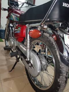 Honda 125 motorbike