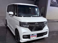 HONDA N BOX  CUSTOM ( 660CC ) FULL OPTION
