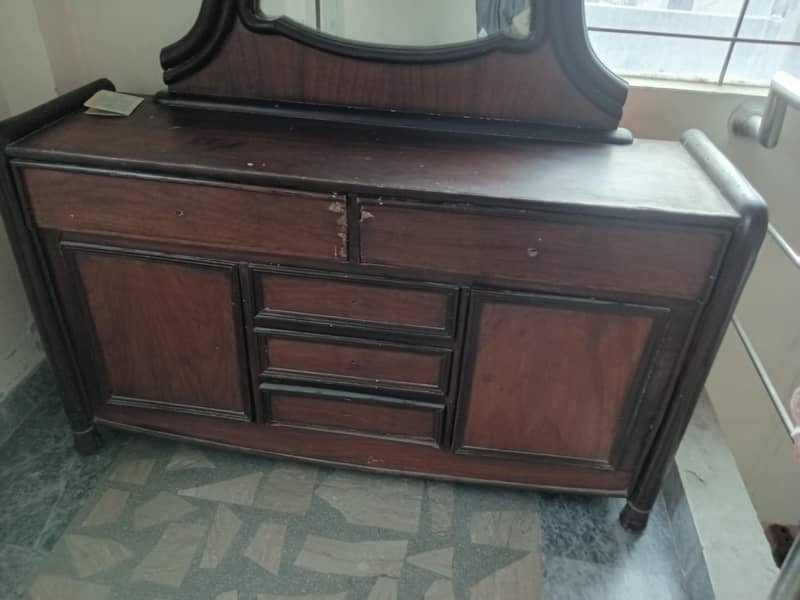 dressing table with mirror 2