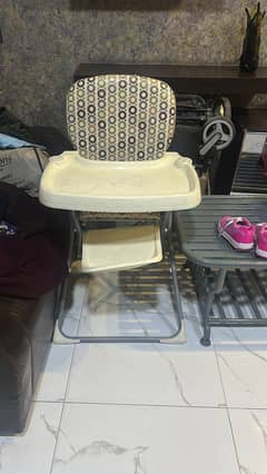 High chair for infants and toddlers