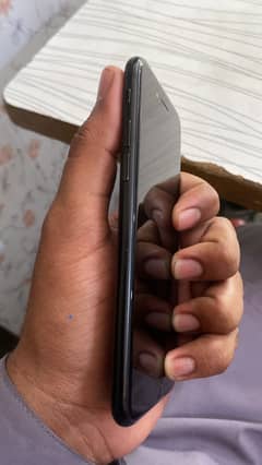 iPhone 7 non pta LLA model 32 gb finger off battery health 100