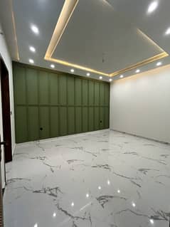 2 Bed Lounge Flat Available For Sale 1st Floor