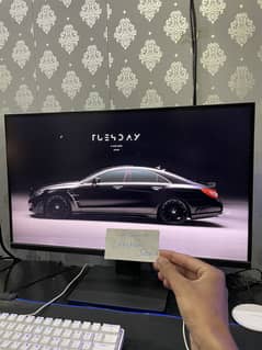 27 inch monitor 24 inch monitor