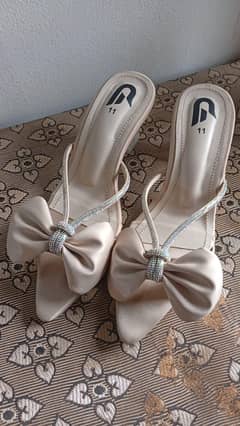 Heels Slipper For Sold