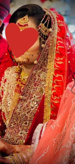excellent condition bridal dress lahanga  with jewelry and sandals