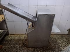 bread cutter