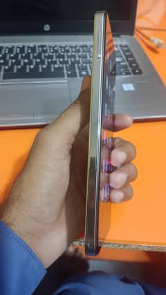 Infinix hot 40i in decent conditions and price 8 month used