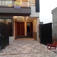 Ready To Buy A Prime Location House 5 Marla In Parkview City Lahore