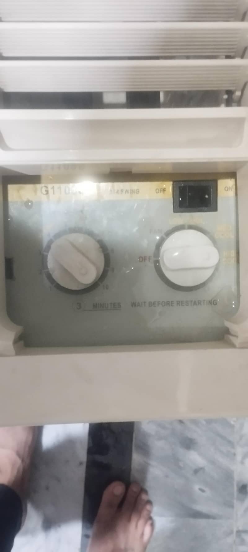 window AC. 2