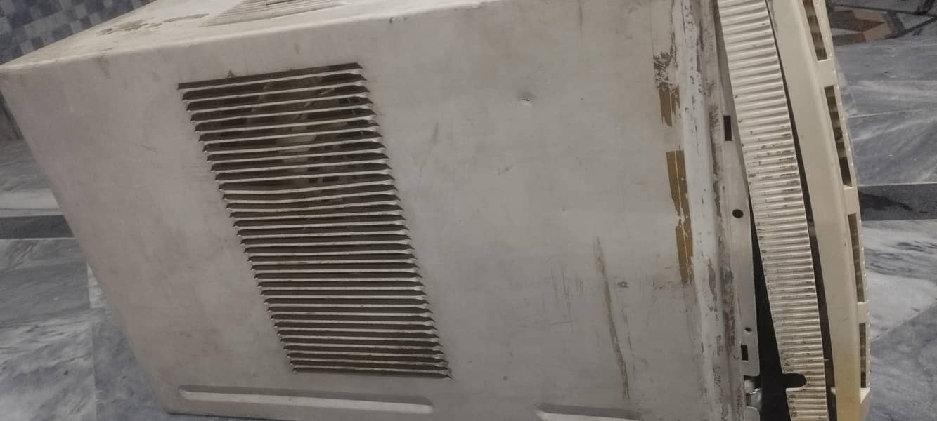window AC. 4