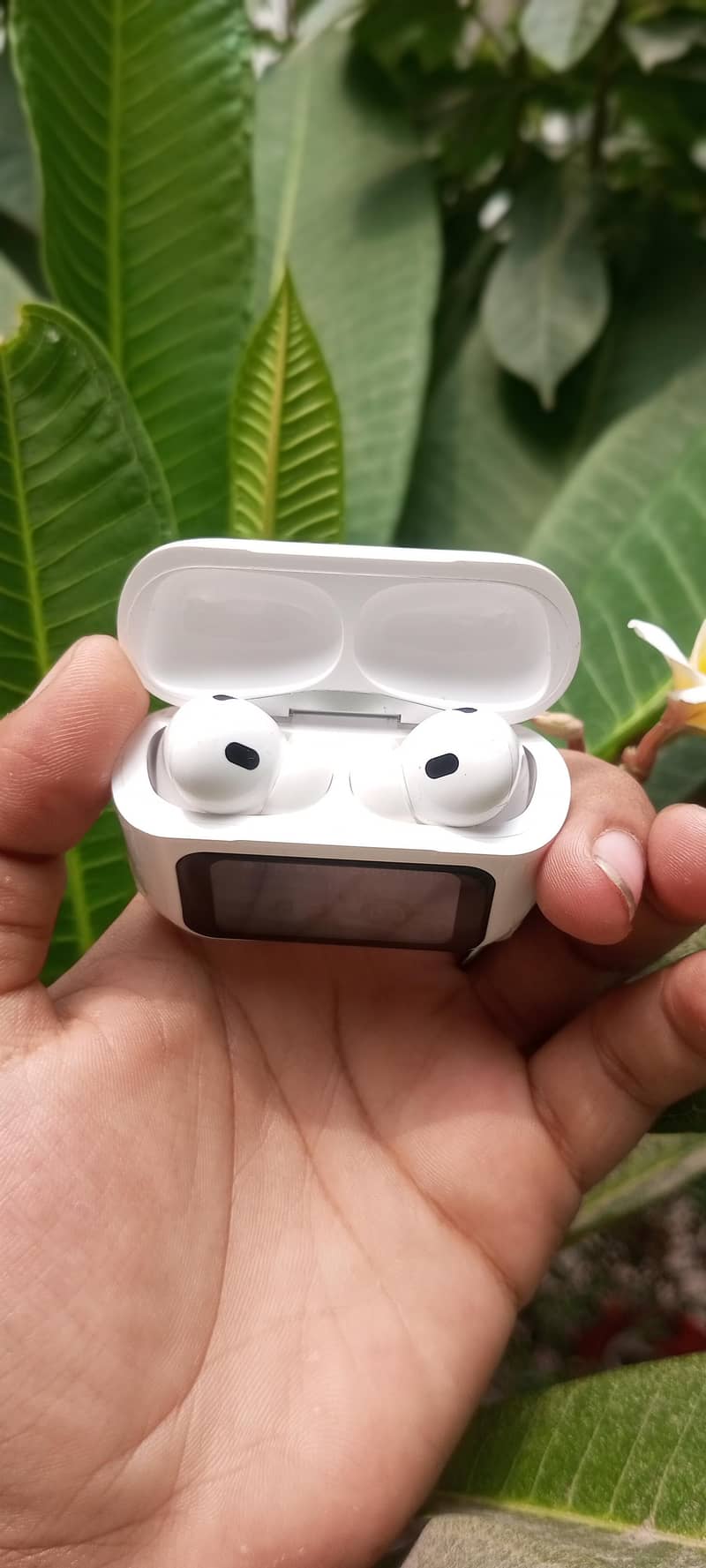 Airpods a10 pro only like a new with out any problem 3