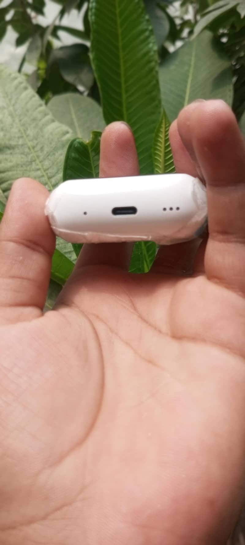 Airpods a10 pro only like a new with out any problem 5