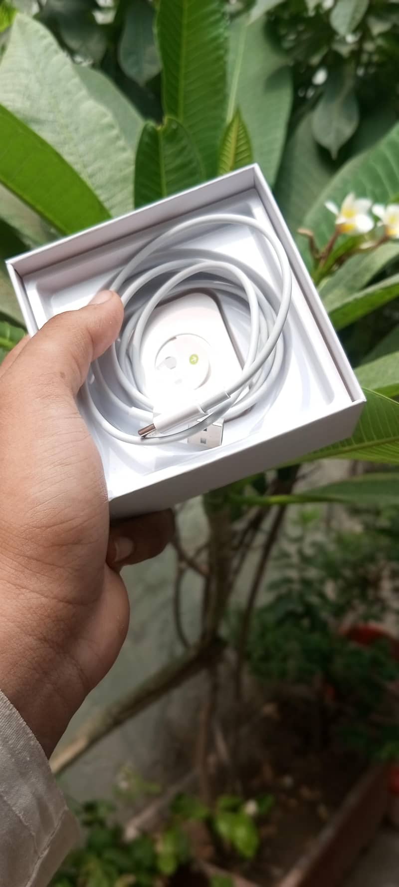 Airpods a10 pro only like a new with out any problem 6