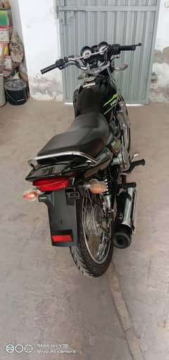 yamaha yb125z black 24model. available in dunyapur city