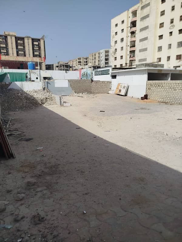 600 Square Yards Spacious Commercial Plot Available In Gulshan-E-Iqbal - Block 10-A For Rent 1