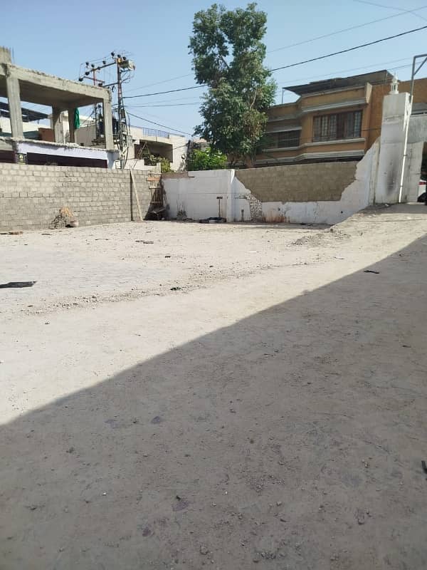 600 Square Yards Spacious Commercial Plot Available In Gulshan-E-Iqbal - Block 10-A For Rent 4