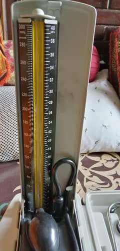 Yuwell Mercury Blood Pressure Monitor and Medical Stethoscope Kit