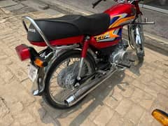 HONDA CD 70 9.5/10 condition. Everything is ok all parts are genuine.
