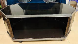 Centre table moveable