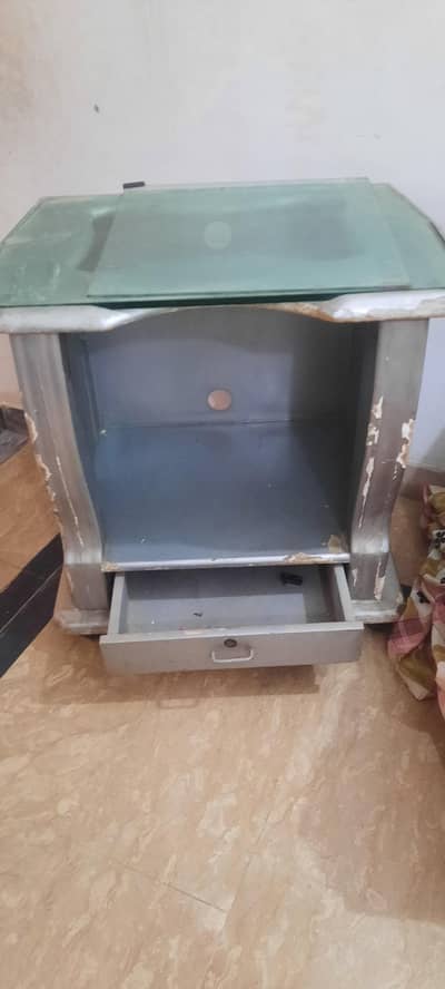 trolley tv or console