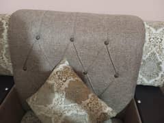 5 seatr sofa set and table 10/10 condition