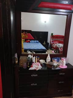 Bed set with mattress