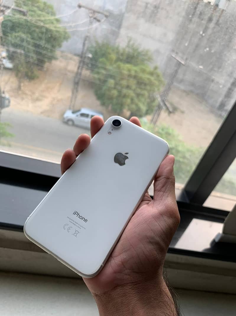 Apple iPhone XR 0