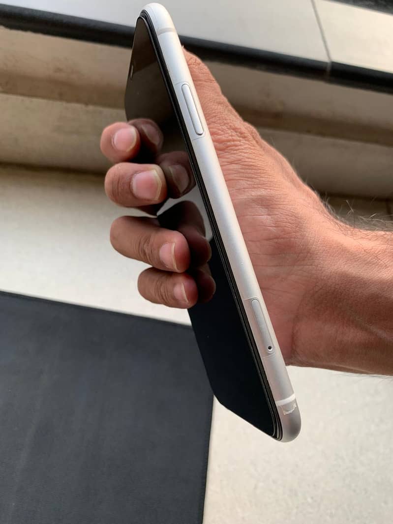 Apple iPhone XR 3