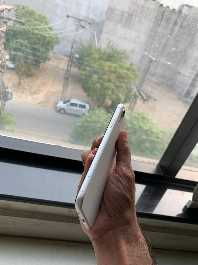 Apple iPhone XR 5