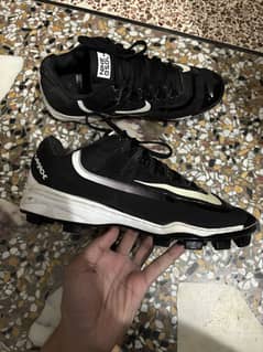 Football shoes (size no 9.5)