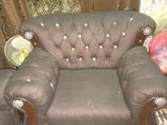 6 sitar sofa in gud condition